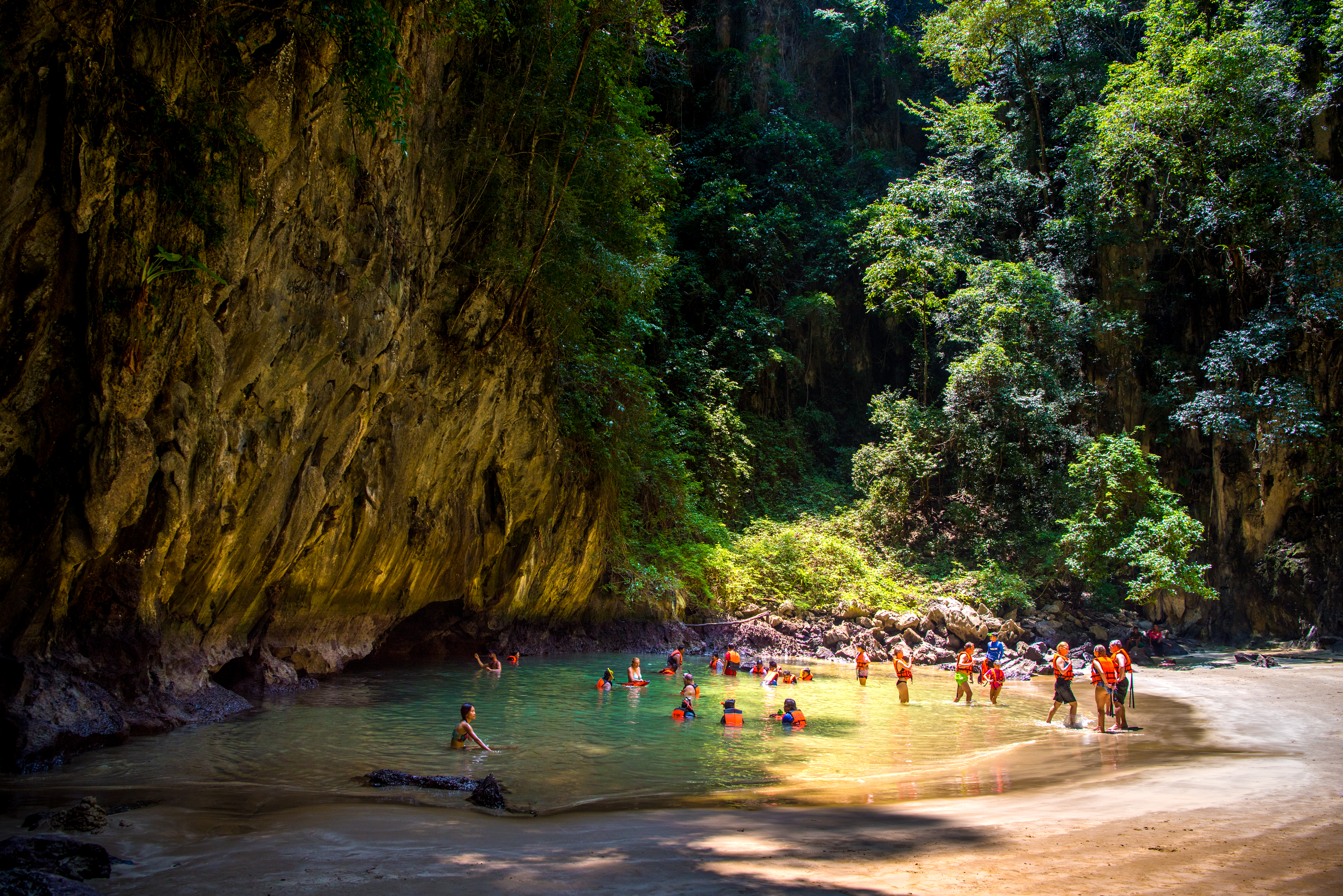 Pakmeng tourist destination, Dugong Village