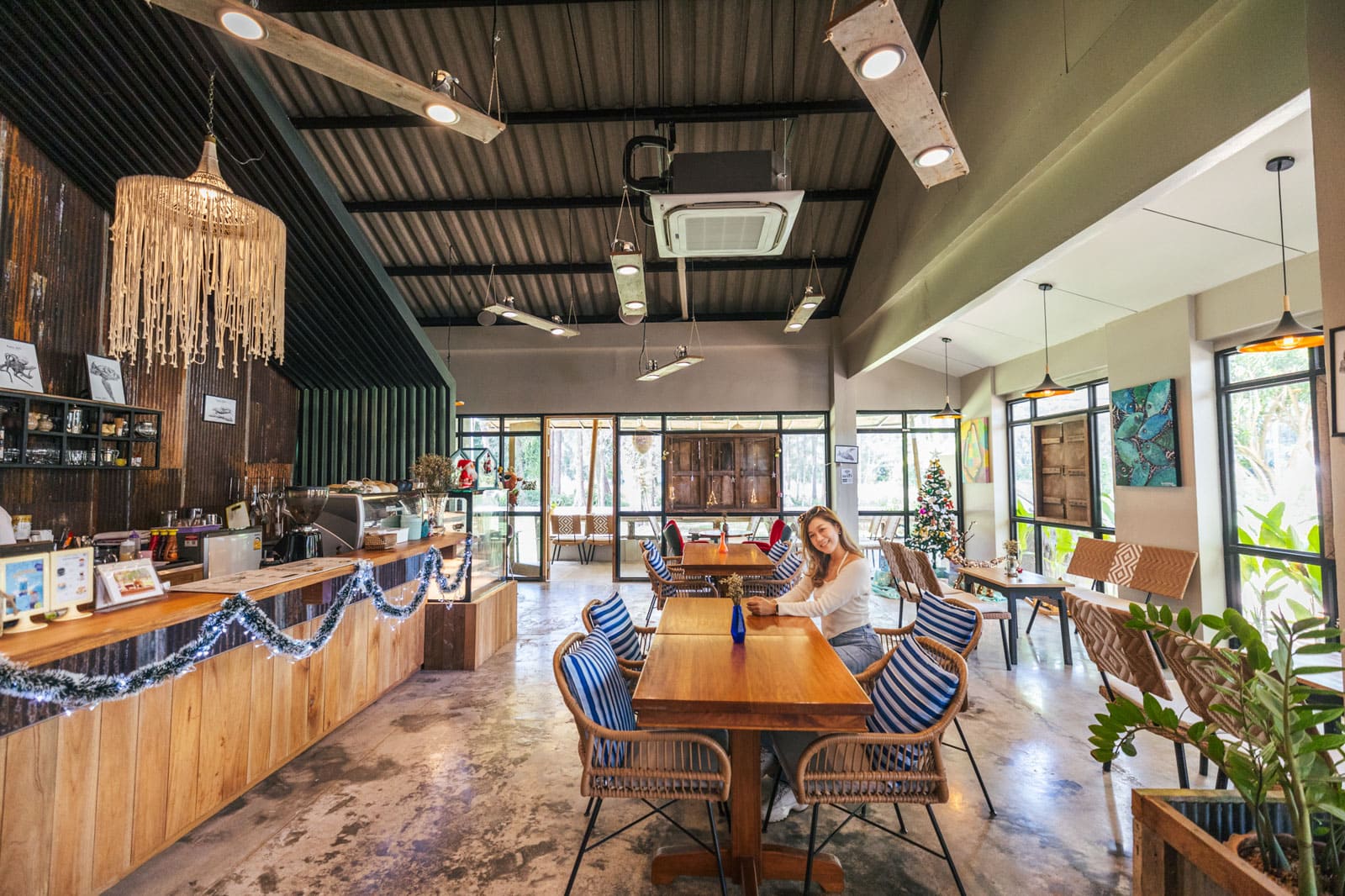 Dugong Cafe