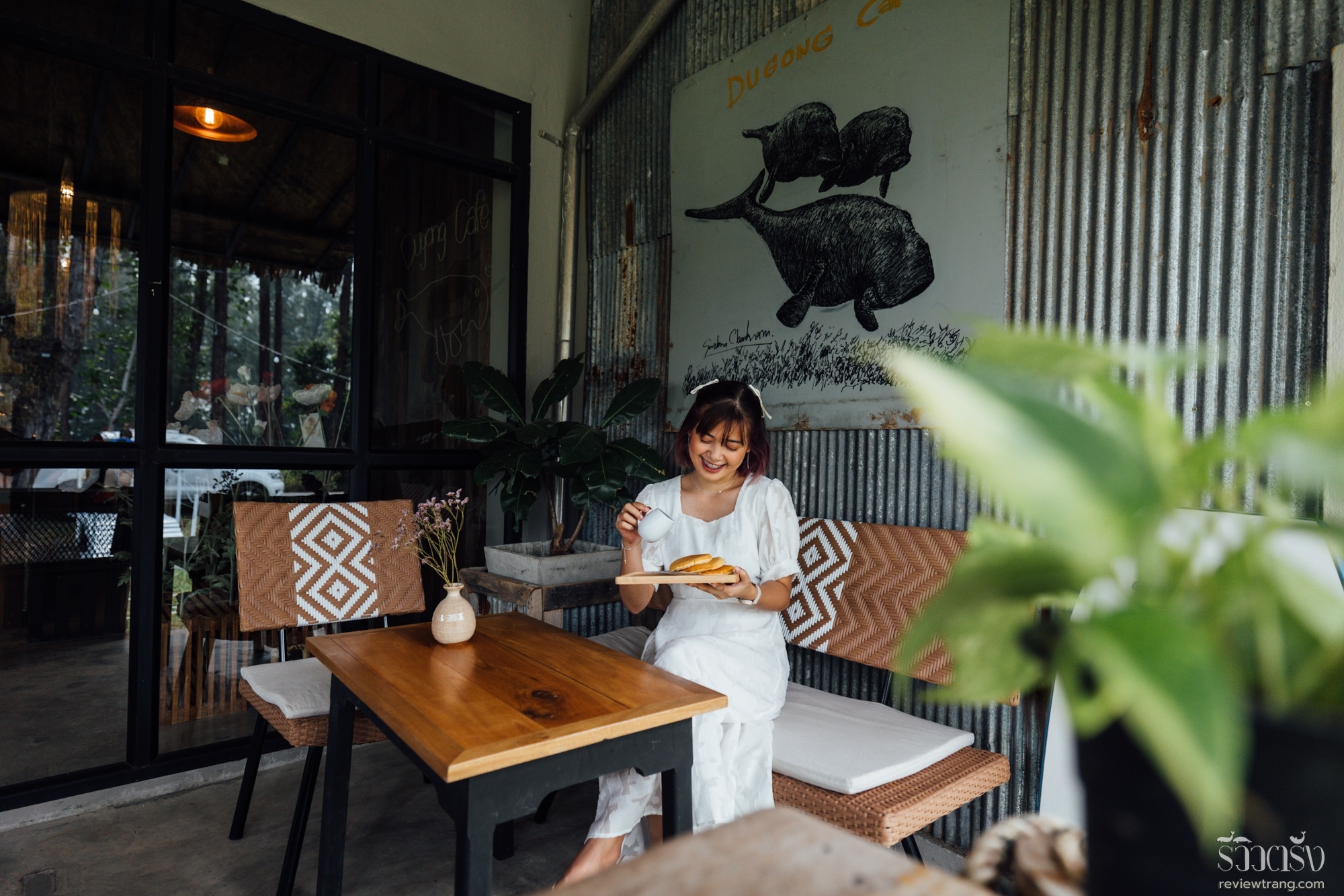 Dugong Café